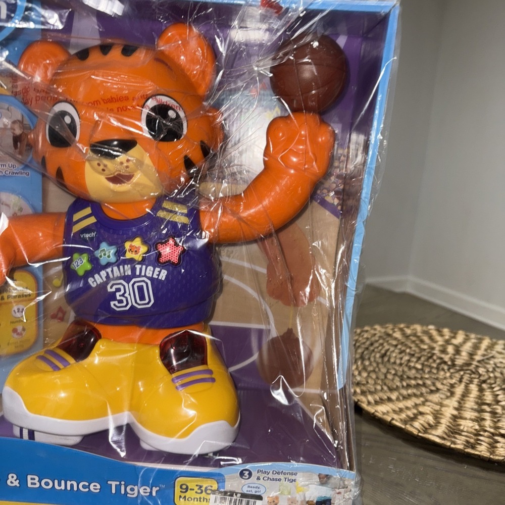 NEW VTech Dribble & Bounce Captain Tiger Animatronic Moving Talking Dribbling - Picture 6 of 9